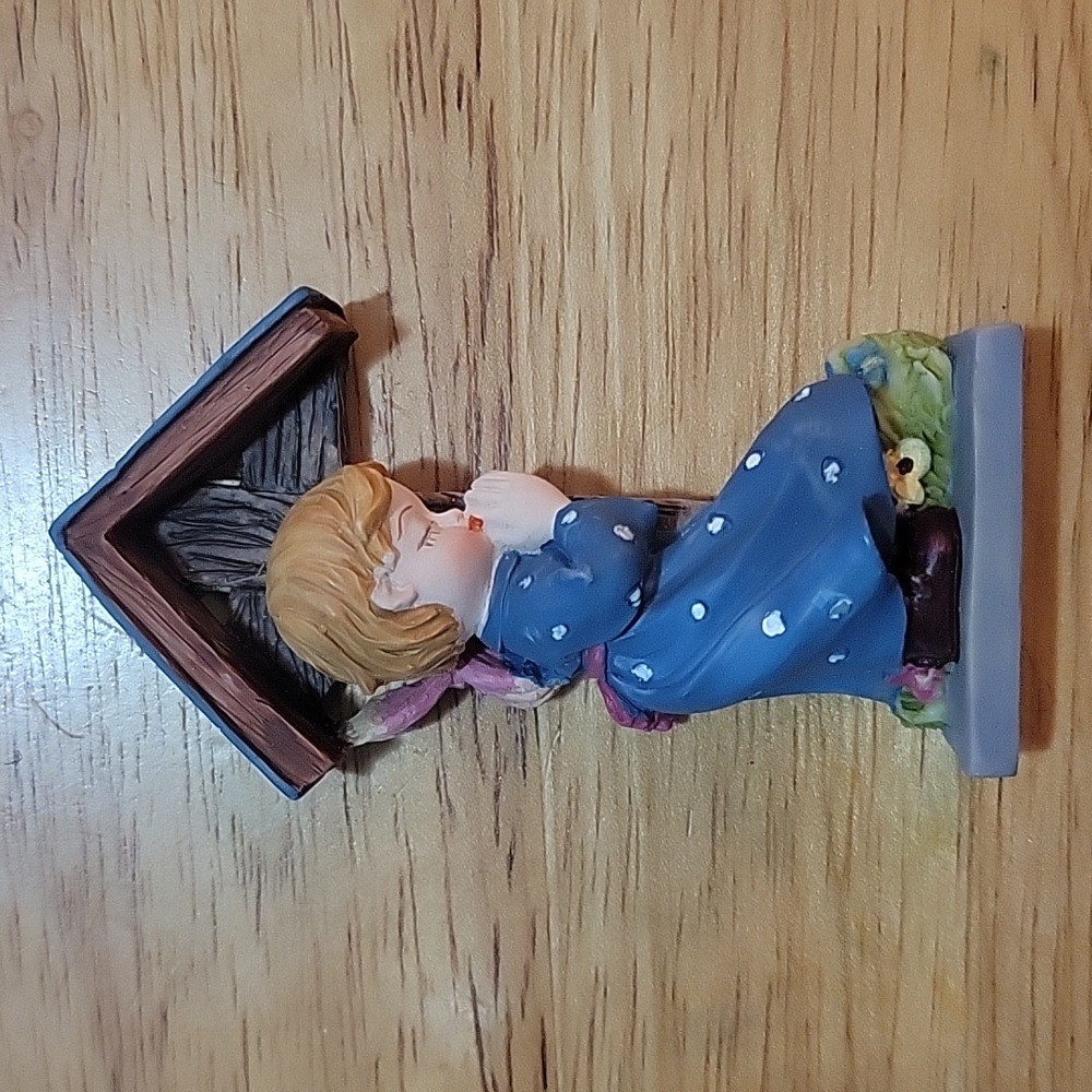 Praying Child Wall Decor
